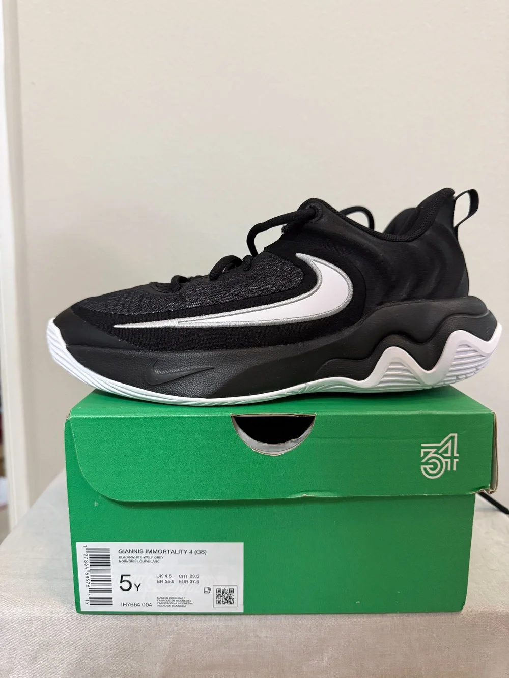 Nike Giannis Immortality 4 GS Black White Basketball Shoes Size 5Y